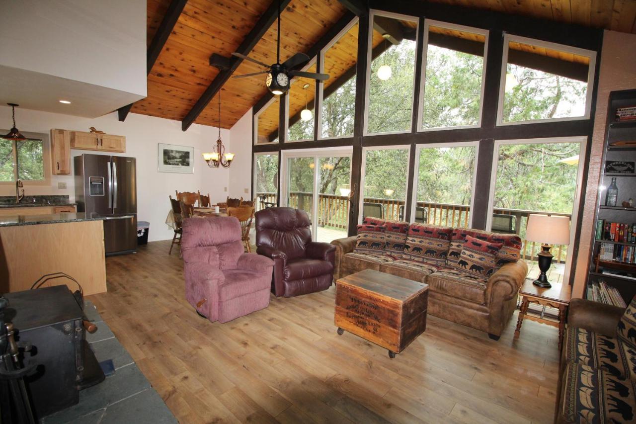 Cedar Mountain Lodge Oakhurst Exterior photo