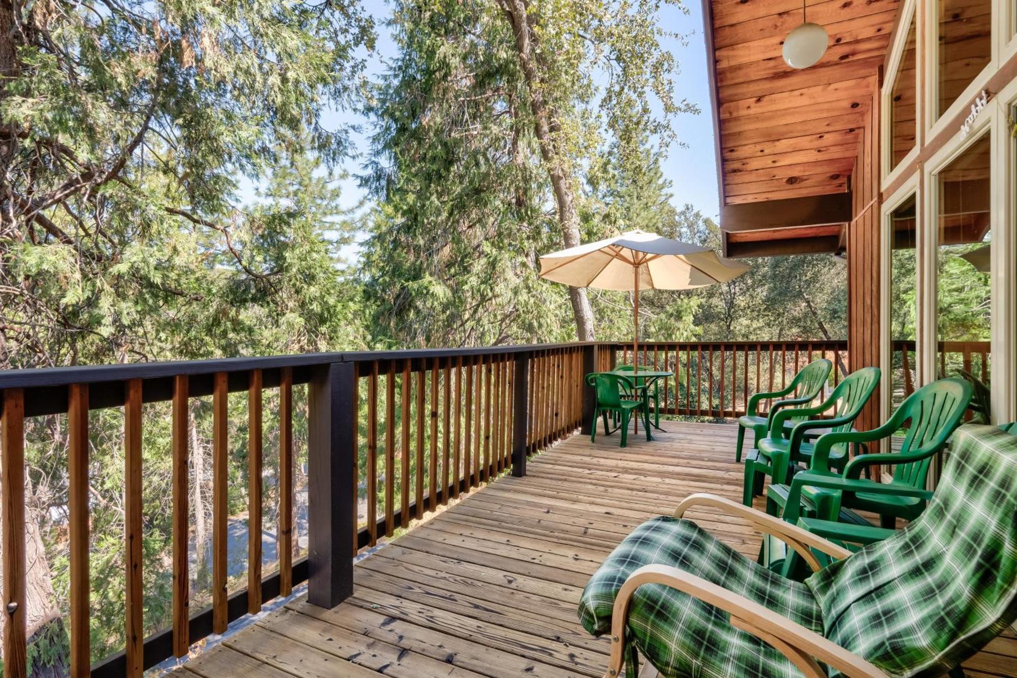 Cedar Mountain Lodge Oakhurst Exterior photo